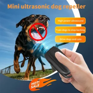 Portable Ultrasonic Dog Repeller 180mAh Rechargeable 23 40KHZ Long Distance Outdoor Deterrent Tool With Flash Light